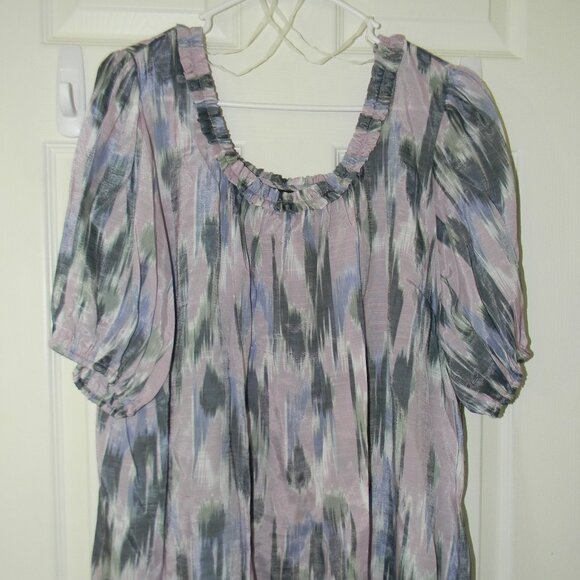 Zac and Rachel Woman Top Plus 2X Blue Pink Floral Smocked Ruffle Flowy